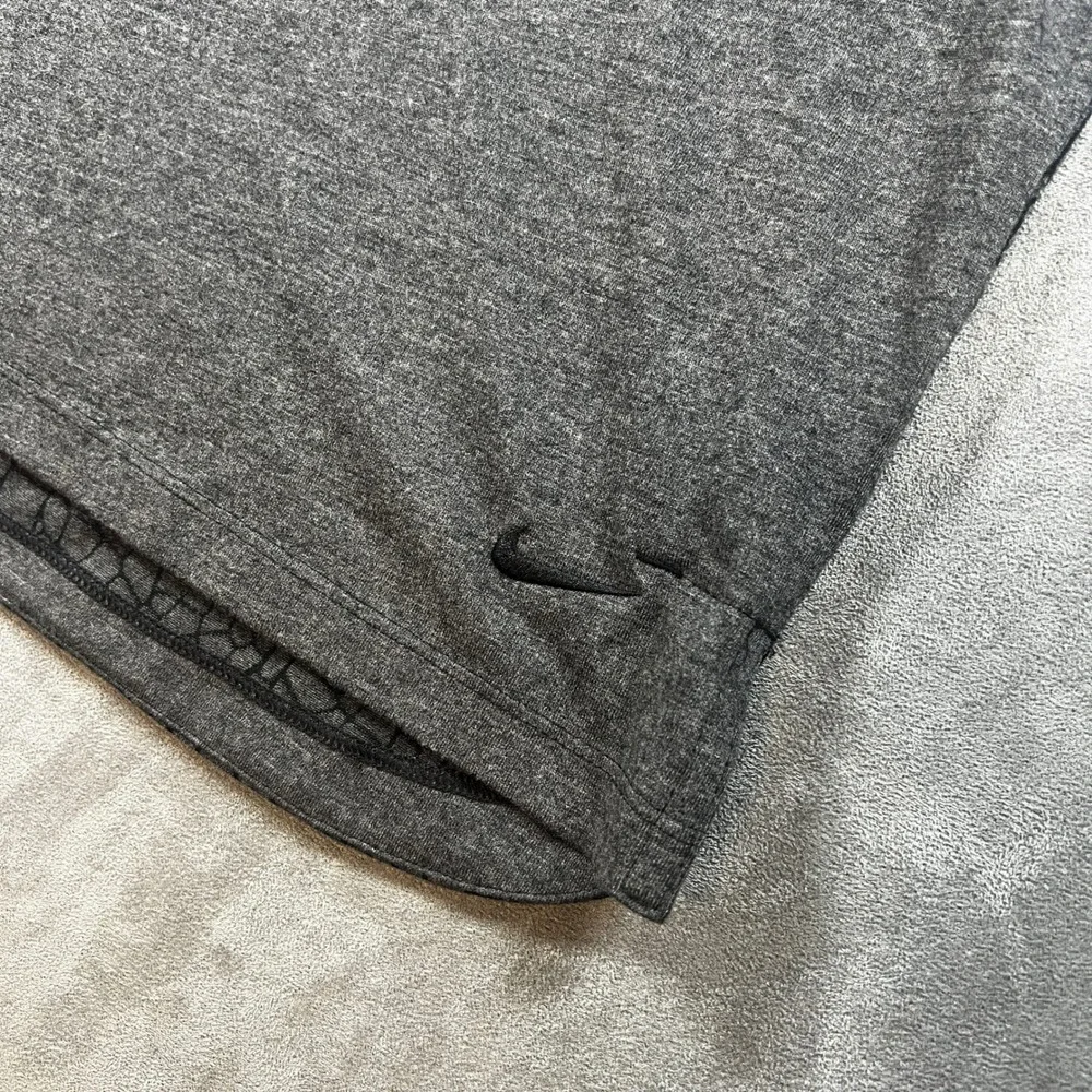 Nike Womens Dri-FIT Sleeveless Golf Polo Shirt Grey Cracked Print XL AV3654-010